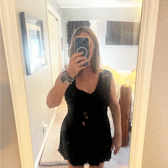 Rozae Nichols black crepe top with stone accent - Picture 6 of 11